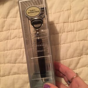 The art of shaving Horn 5 blade razor